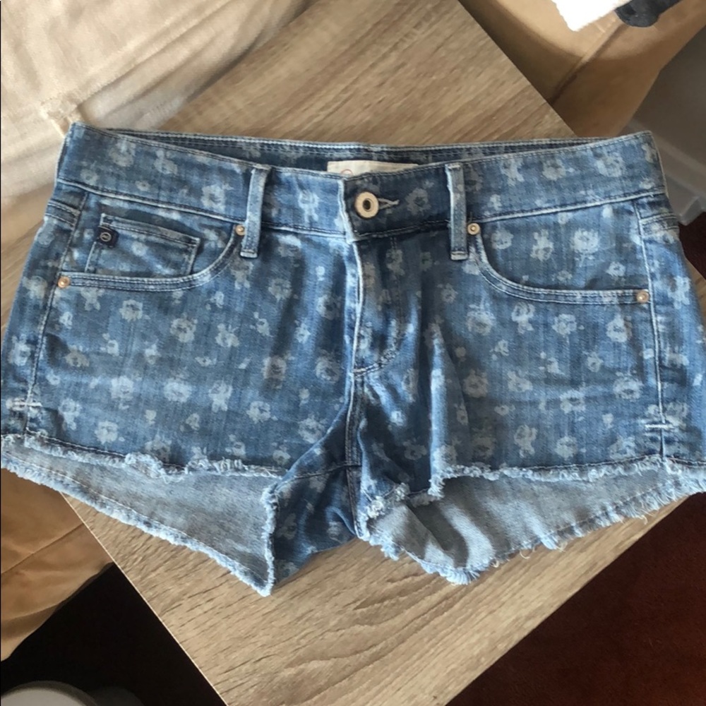 Floral AG denim shorts. Sz. 26